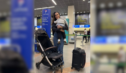 Passageira é retirada de voo da Latam por confusão com carrinho de bebê