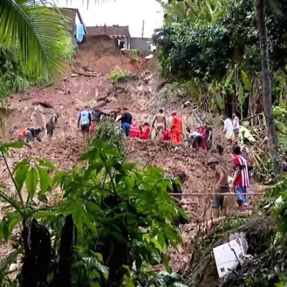 Corpos de mãe e bebê são retirados em Olinda; mortes sobem para 4