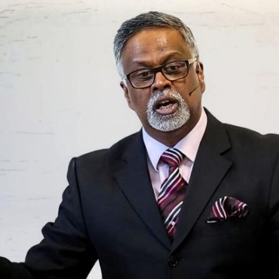 Polícia britânica retira acusações contra pastor