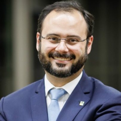 MEI e pejotização devem preceder aumento do teto, diz ministro