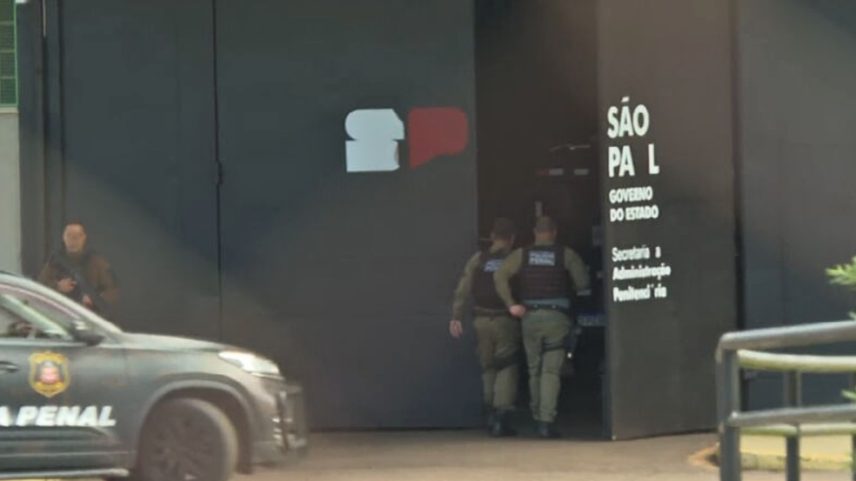 Deolane Bezerra chega à Penitenciária de Tupi Paulista (SP) — Foto: Reprodução/TV TEM