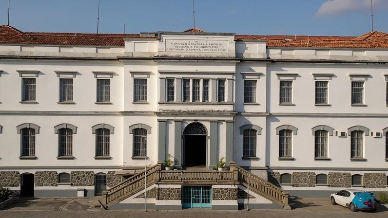 Inaugurada em 8 de dezembro de 2005, a Penitenciária de Sant'Ana possui uma área de 108 mil metros quadrados e funciona no sistema de regime fechado.