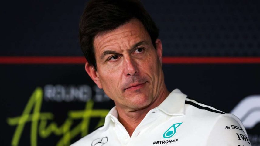 Totol Wolff comenta sobre a volta dos motores V8