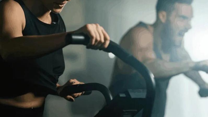 Treino de força com cardio não compromete ganho de músculo