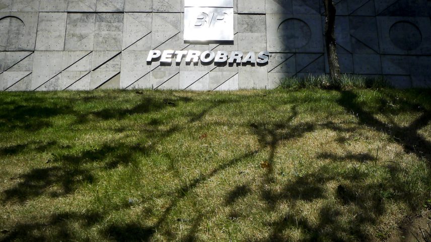 Na imagem, a fachada da sede da Petrobras no Rio
