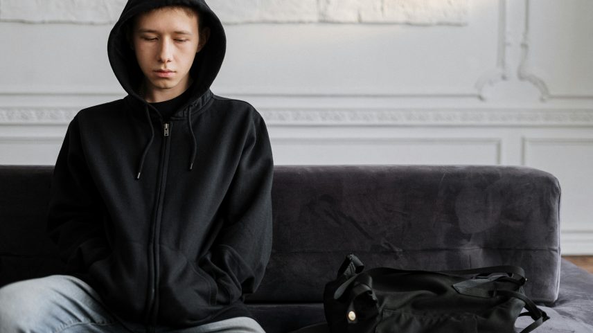Adolescente triste — Foto: Pexels/cottonbro studio