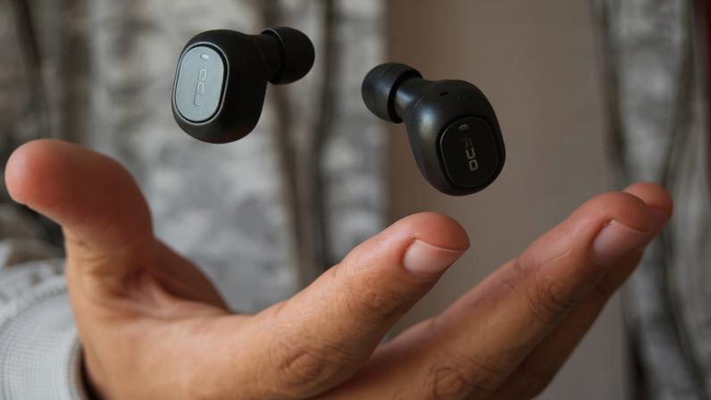 Fones de ouvido Bluetooth — Foto: Antonio Arcila