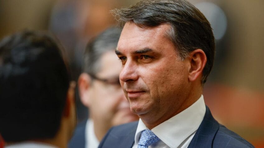 Na imagem, o senador e pré-candidato à Presidência da República Flávio Bolsonaro