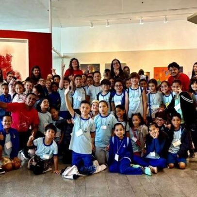 Alunos de Samambaia visitam a mostra Constelações Contemporâneas