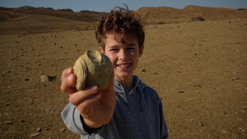 Menino de 8 anos descobre artefato romano de 2 mil anos em Israel