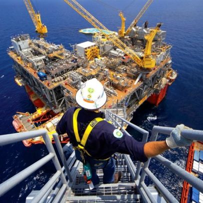 Petróleo sobe diante de novas tensões entre EUA e Irã