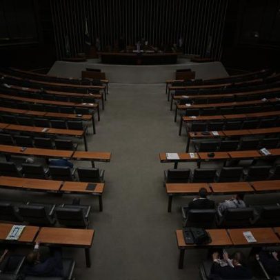Câmara faz sessão nesta segunda e abre contagem para fim da 6x1