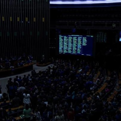 PEC da 6x1 cria regra para trabalhadores com salário acima de R$ 21 mil