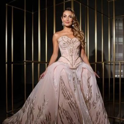Patrícia Poeta se emociona com homenagem à carreira em Cannes