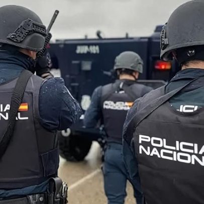 Homem esfaqueia e mata ex-companheira em via pública na Espanha
