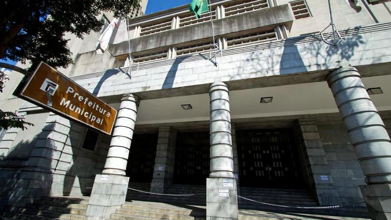 O prédio-sede da Prefeitura de Belo Horizonte, localizado na Avenida Afonso Pena 1212