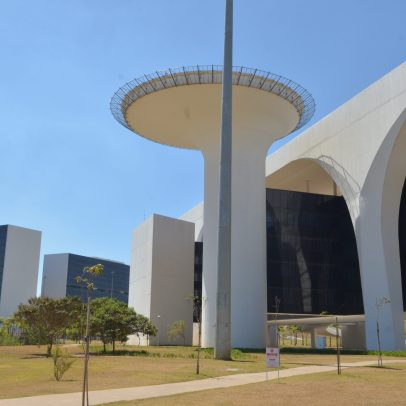 Privatização da Copasa sob críticas por suposto desvio e ineficiência