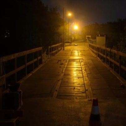 Ponte é incendiada por amigo da vítima após acidente com morte em SC