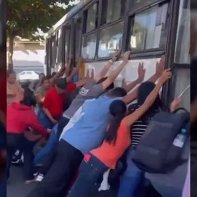 Populares seguram ônibus para salvar motociclista em Goiás