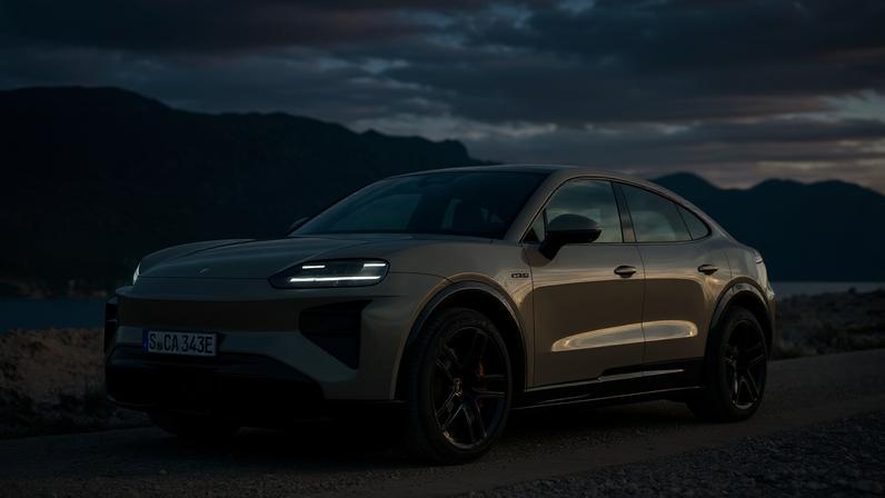 O anúncio do Porsche Cayenne Coupe 2026 foi feito em Pequim, na China
