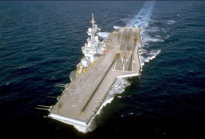 França envia porta-aviões ao Mar Vermelho para missão em Ormuz
