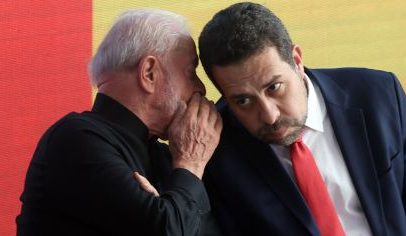 Comissão da 6x1 recebe Durigan e Boulos nesta semana