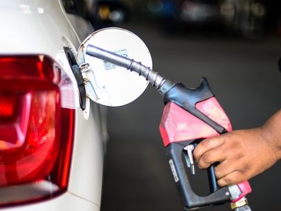 Governo edita MP para subsidiar impostos federais sobre a gasolina
