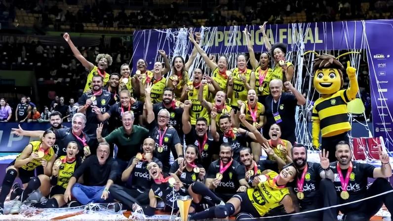 Praia Clube derrota Minas por 3 sets a 0 e conquista Superliga Feminina de vôlei, em 03/05/2026