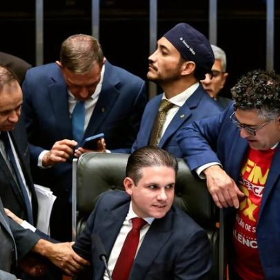 PEC do fim da escala 6×1 é debatida no plenário da Câmara