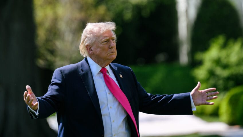 Trump afirma que Irã está derrotado e prevê fim da guerra em duas semanas