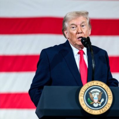 Trump critica NYT ao defender reforma de monumento em Washington