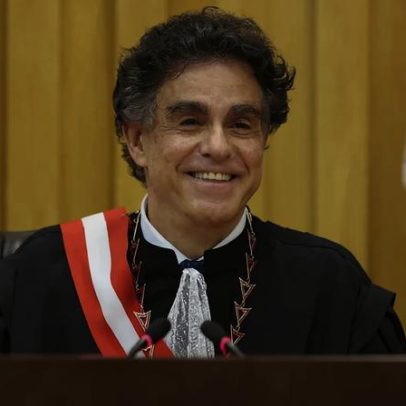 Presidente do TST se autointitula 'vermelho' e critica 'azuis'