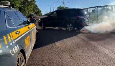 PRF apreende carro com dispositivo de fumaça para despistar viaturas