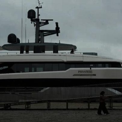 Quem são os donos dos megaiates atracados ao redor da Bienal de Veneza?