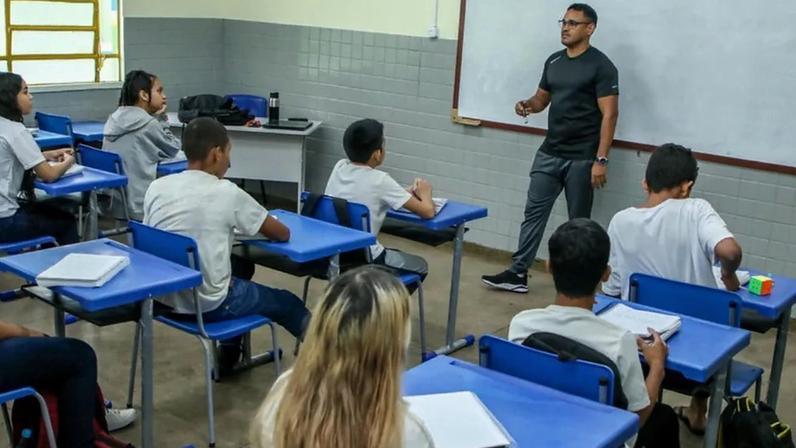 65% dos avaliados na PNDoc 2025 são proficientes; matemática tem menor desempenho
