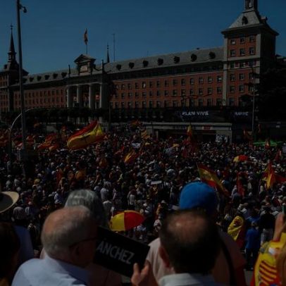 Protestos na Espanha exigem renúncia de Sánchez