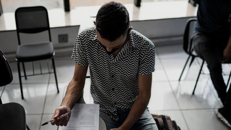 Concursos têm vagas em diversas áreas e em vários estados; remuneração chega a R$ 39,6 mil
