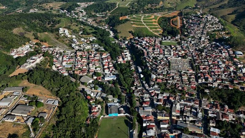 Paisagem urbana do interior do Espírito Santo, similar à região de São Gabriel da Palha. Créditos: mapas.nx.tv.br.