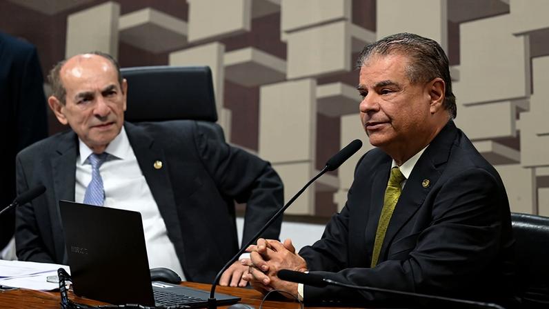 Mesa: presidente da CAS, senador Marcelo Castro (MDB-PI); senador Nelsinho Trad (PSD-MS).