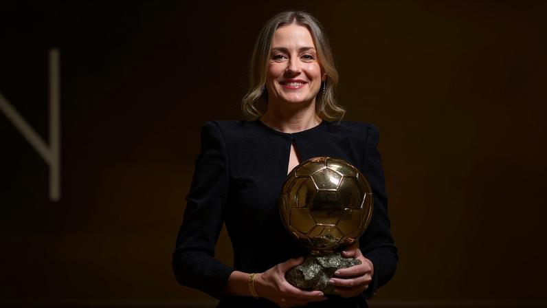 Putellas está entre os maiores da história do esporte: faturou duas vezes a Bola de Ouro (2021 e 2022) - (FRANCK FIFE/AFP)