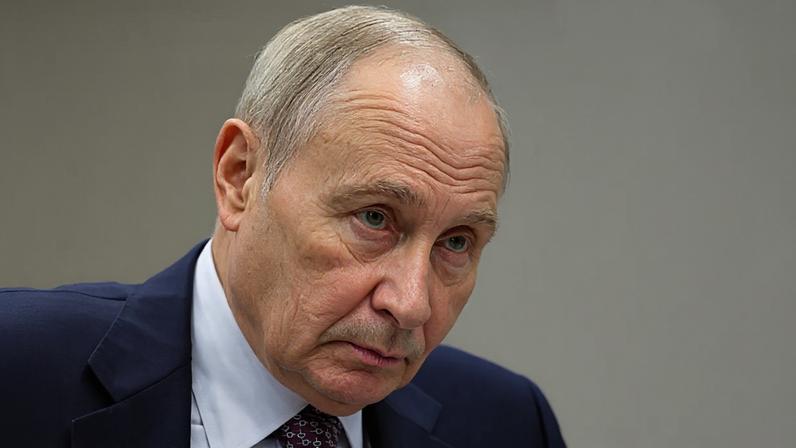 O ditador russo, Vladimir Putin, em reunião no Ministério da Saúde da Rússia, na semana passada (Foto: VYACHESLAV PROKOFYEV/SPUTNIK/KREMLIN/EFE/EPA)