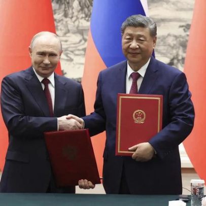 Xi critica EUA e assina com Putin declaração sobre mundo multipolar