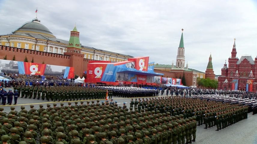 Rússia marca Dia da Vitória com desfile militar em Moscou em 9 de maio de 2026 imagem estática tirada de um vídeo Kremlin.ru/Handout via REUTERS