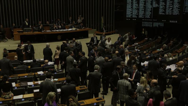 Em sessão presidida pelo 1º vice-presidente da Câmara, deputado Marcos Pereira, o plenário do Congresso Nacional, aprovou crédito para Petrobras e para pagamento por exploração do pré-sal