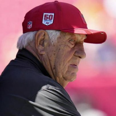 Tom Moore, veterano da NFL, 87, volta ao Iowa como assessor ofensivo