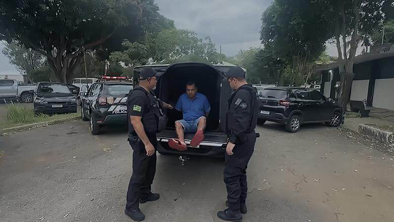 imagem colorida operacao desmonta quadrilha que trocava carros furtados por drogas
