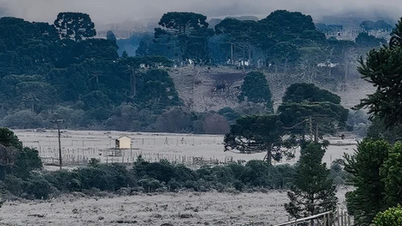 Segundo a Defesa Civil, as temperaturas ficarão baixas até pelo menos o final de semana.