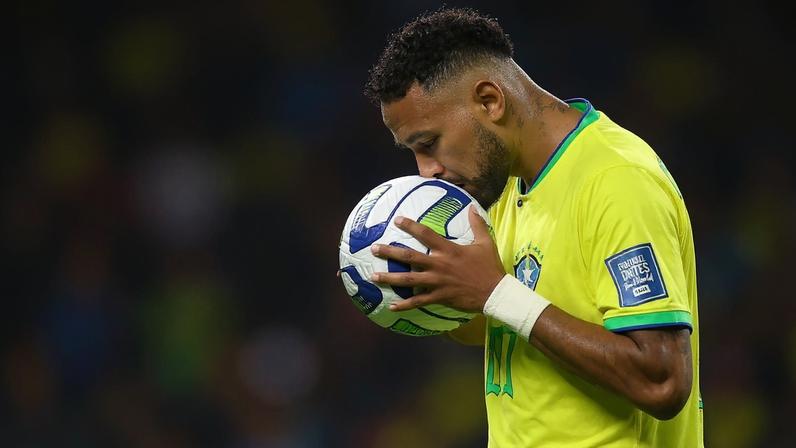 Neymar se recupera de uma lesão na panturrilha