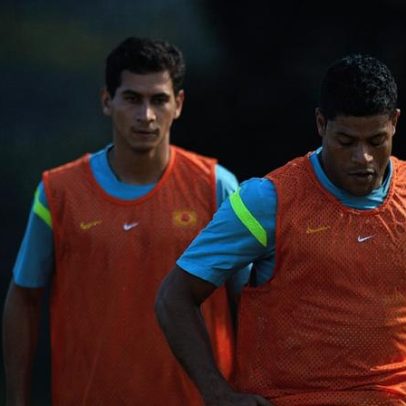 Hulk, livre após rescisão, atuou com seis atletas do Fluminense