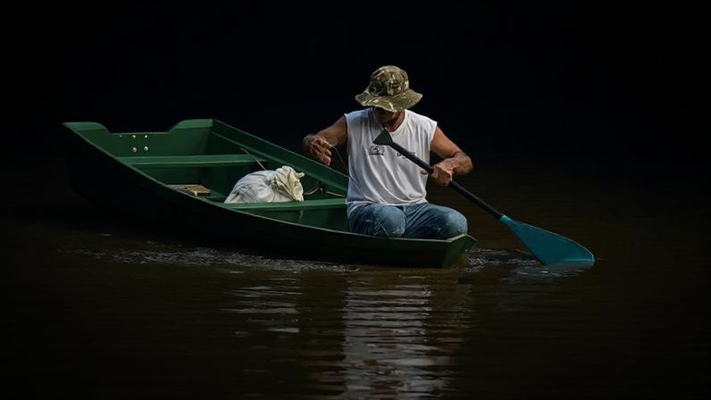 Lula sanciona com vetos o seguro-desemprego para pescadores
